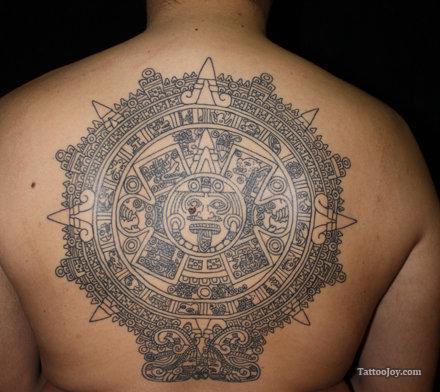Tatuajes con símbolos peruanos 
